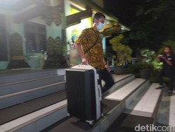 Geledah Kantor Wali Kota Jogja dkk, KPK Sita Berkas Apartemen dan IMB