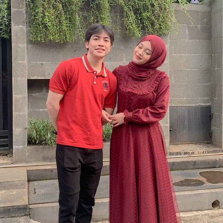 Putri Delina Putri Delina