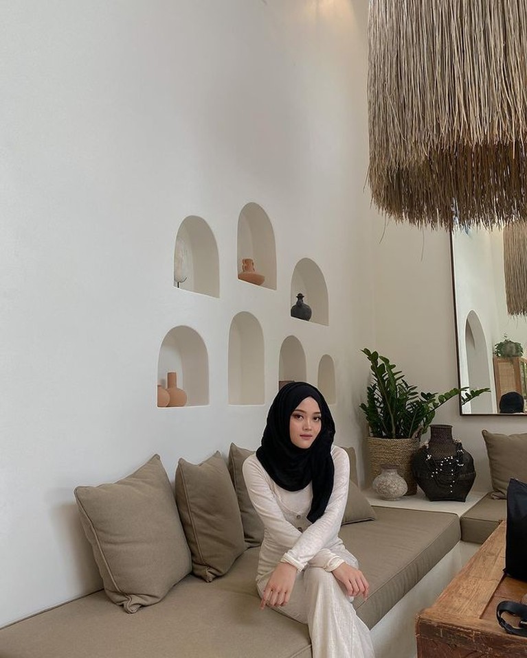 Putri Delina