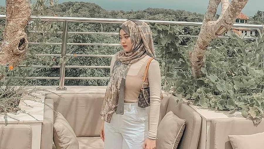 Putri Delina