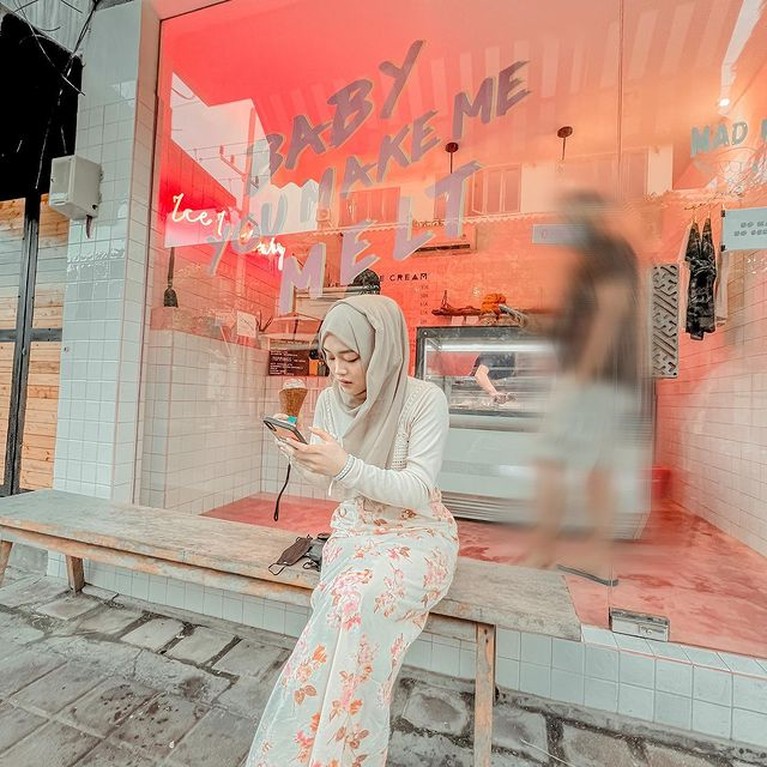 Putri Delina Putri Delina