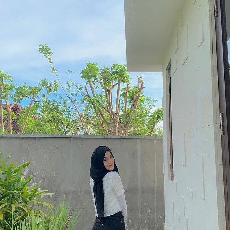 Putri Delina Putri Delina
