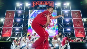 FOTO: Rayakan 10 Tahun Gangnam Style, Psy Merasa Bebas