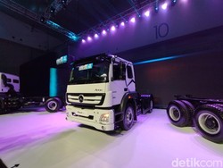 Sah! Truk Mercedes-Benz Axor Euro 4 Resmi Dijual di Indonesia
