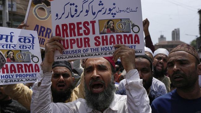 Pemimpin partai berkuasa India meminta para pejabat berhati-hati saat bicara isu agama usai sejumlah negara Islam memprotes penghinaan Nabi Muhammad.