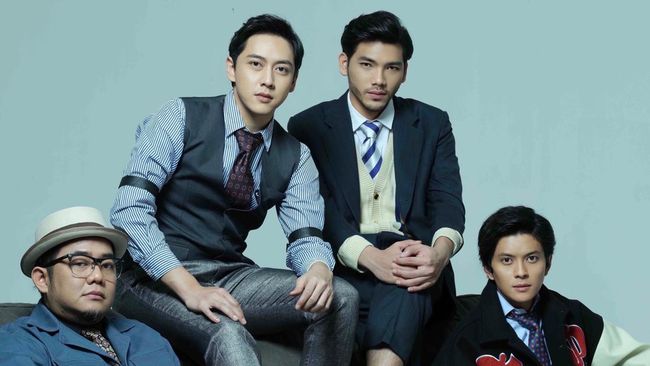 Dua member baru personel Yovie & Nuno, yakni Adhyra dan Chico. Mereka diperkenalkan beberapa hari setelah Dikta keluar dari grup musik itu.