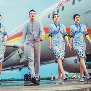 5 Maskapai Penerbangan Internasional Ini Punya Seragam Pramugari Ikonis dan Modis!