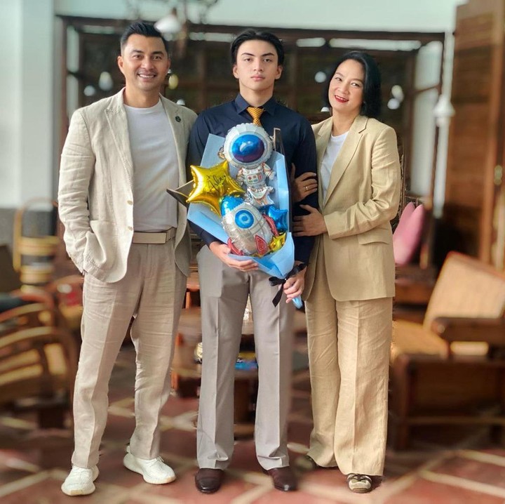 <p>Sang putra, Arka Setya Andipa Asmara kini sudah tumbuh besar. Ia sudah berusia 17 tahun, Bunda. (Foto: Instagram @anjasmara)</p>