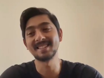 7 Potret Arya Saloka Bikin Pangling dengan Jenggot dan Kumis