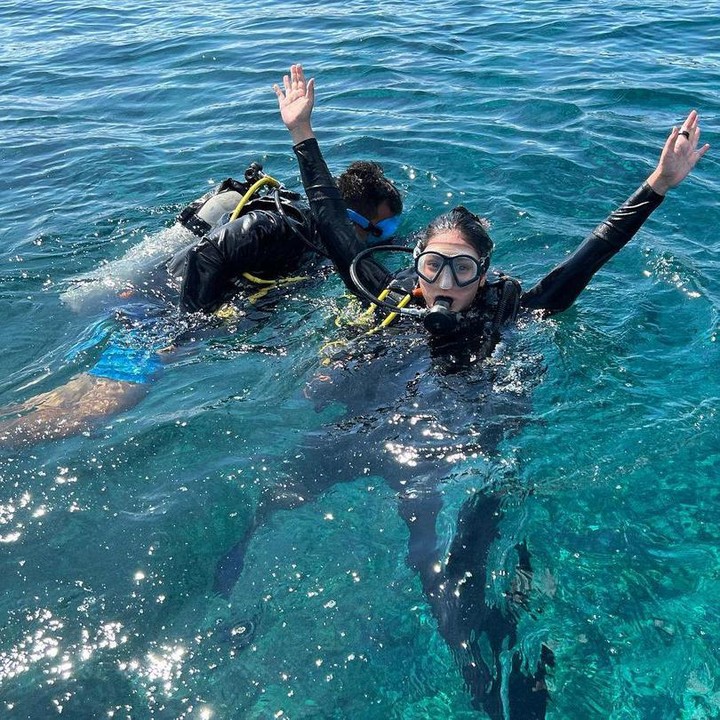 <p>"Empat tahun belum pernah liburan berdua, Alhamdulillah sekarang bisa," ujarnya. Wah, liburan mereka seru dan romantis, ya? Bagaimana menurut Bunda? (Foto: Instagram @cacatengker)</p>