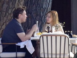 Elon Musk Kencani Aktris Berondong Natasha Bassett, Mak Comblangnya Kelas Atas