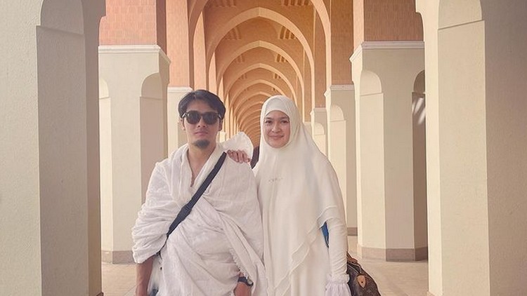Foto Donna Harun saat menjalani ibadah umrah. Foto Donna Harun saat menjalani ibadah umrah.