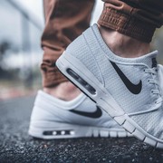 Cara Menghilangkan Bau Sepatu dan Mencegahnya