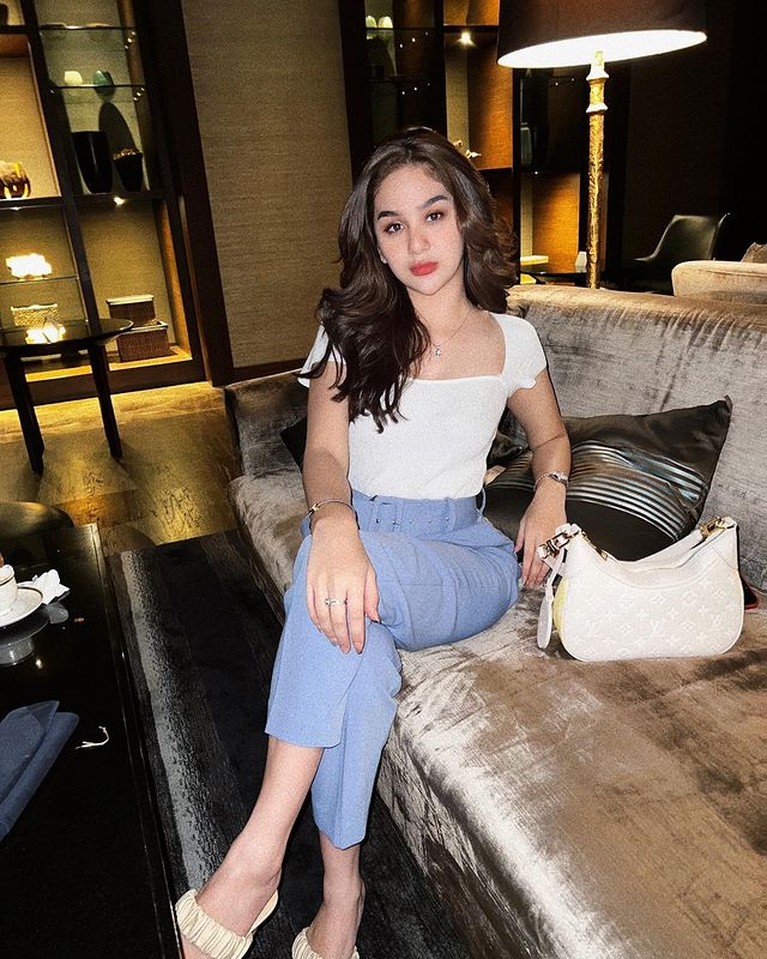Hana Hanifah Hana Hanifah