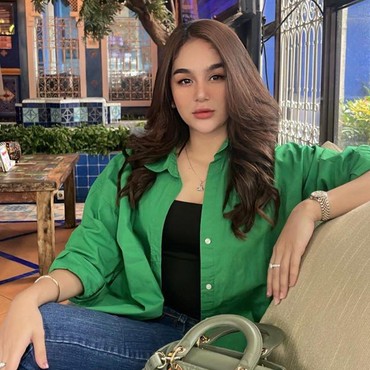 Bagikan Potret Kenakan Hijab, Hana Hanifah Minta Dihargai Niatan Hijrah