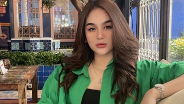 img-title Bagikan Potret Kenakan Hijab, Hana Hanifah Minta Dihargai Niatan Hijrah