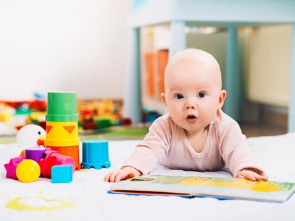 6 Manfaat Busy Book untuk Anak, Benarkah Bisa Tingkatkan Keterampilan Motorik Halus?