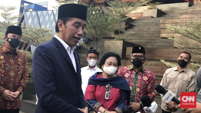 Presiden Jokowi menghadiri Rakernas PDIP di Sekolah Partai, Lentang Agung, Jakarta Selatan, Senin (21/6). Jokowi akan memberikan sambutan dalam acara tersebut.