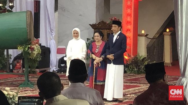Megawati Ungkap Alasan Bangun Masjid: PDIP Sering Dikira Kurang Islami Megawati Soekarnoputri juga menyampaikan Masjid At-Taufiq dibangun untuk mengenang almarhum suaminya, Taufik Kiemas.
