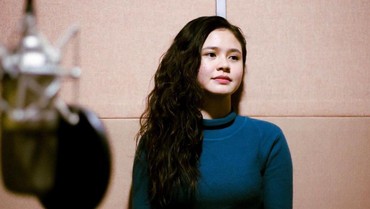 img-title Memulai dari Paduan Suara & Band Wedding, Maizura Mantap Jadi Penyanyi