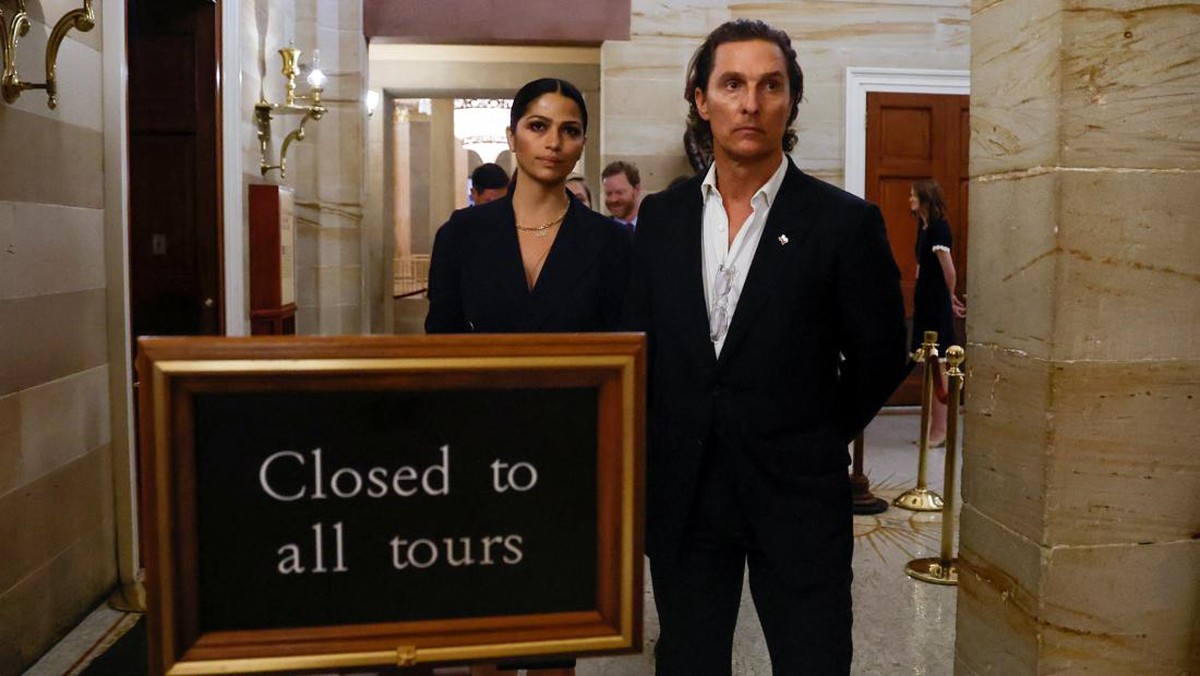 FOTO: Emosi Matthew McConaughey Dorong Pengesahan UU Senjata