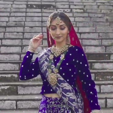 Cerita di Balik National Costume Miss Pakistan yang Penuh Warna