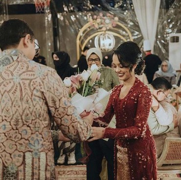 7 Momen Bahagia Lamaran Anak Anies Baswedan dengan Pria Misterius