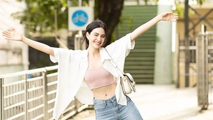 Inspirasi OOTD Tema Summer Style ala Aktris Davika Hoorne, Fun dan Fashionable! Inspirasi OOTD Tema Summer Style ala Aktris Davika Hoorne, Fun dan Fashionable!