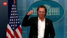 VIDEO: Matthew McConaughey Emosional Bahas Korban Penembakan Texas