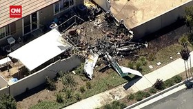 VIDEO: Pesawat Pribadi Tabrak Rumah Warga di California