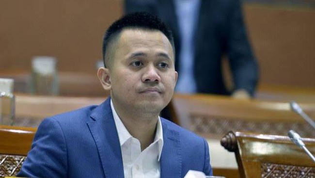 Anggota Komisi VI DPR Mufti Anam menyindir soal proposal Formula-E yang ditolak oleh BUMN karena baru dimasukkan sebulan sebelum acara.