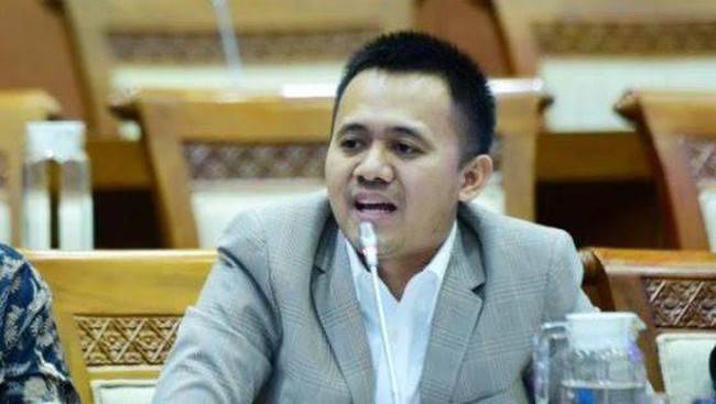 Anggota Komisi VI DPR Fraksi PDIP Mufti Anam saat rapat kerja di Gedung DPR mendoakan Erick Thohir menjadi Cawapres pendamping Ganjar Pranowo di Pilpres 2024.