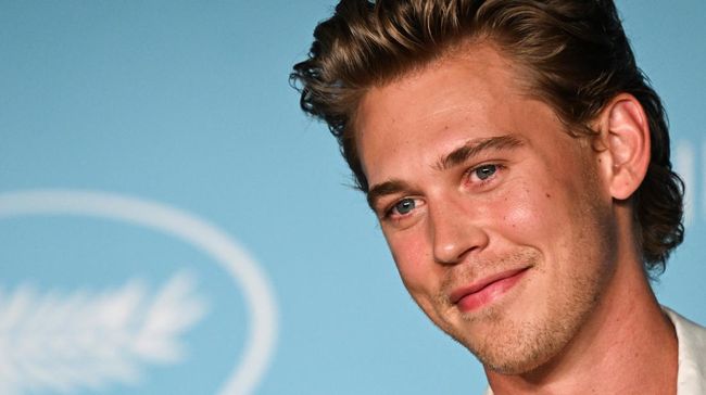 Austin Butler mengaku menghubungi dan meminta saran Rami Malek ketika grogi membintangi film biopik Elvis Presley.