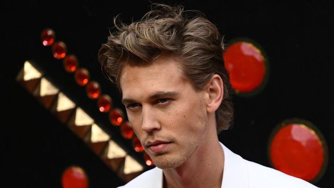 Austin Butler mengungkapkan alasan dirinya sulit menghilangkan aksen khas Elvis Presley setelah mendalami peran untuk film Elvis.