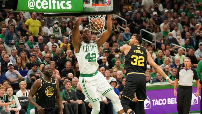Boston Celtics kembali unggul atas Golden State Warriors dalam final NBA 2021/2022 setelah mengemas kemenangan 116-100 dalam laga ketiga.