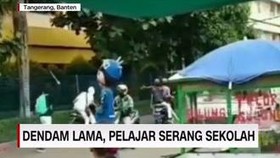 VIDEO: Dendam Lama, Pelajar Serang Sekolah