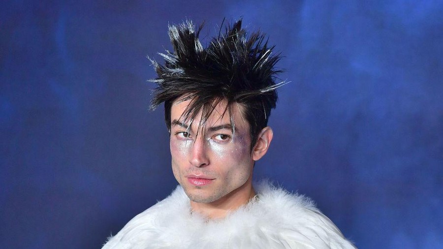 LONDON, ENGLAND - NOVEMBER 13: Ezra Miller attends the UK Premiere of 