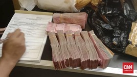 Jemaah Haji Asal Tulungagung Sembunyikan Uang Rp150 Juta di Jeriken