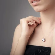 Biar Nggak Salah Pilih, Simak Cara Menentukan Jenis Kalung Sesuai dengan Bentuk Leher