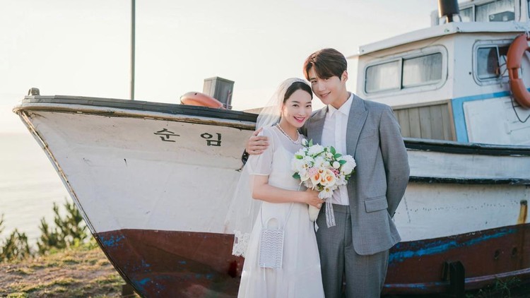 Pernikahan Pasangan Drama Korea Hometown Cha Cha Cha