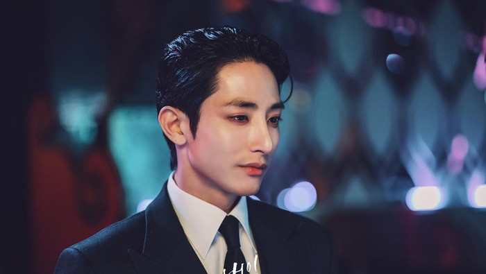 8 Karakter Ikonik di Drakor yang Diperankan Lee Soo Hyuk, Aktor Tampan yang Punya Wajah Awet Muda Bak 'Vampir' 8 Karakter Ikonik di Drakor yang Diperankan Lee Soo Hyuk, Aktor Tampan yang Punya Wajah Awet Muda Bak 'Vampir'