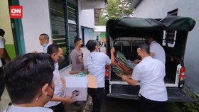 VIDEO: Polisi Geledah Sekretariat Khilafatul Muslimin Surabaya