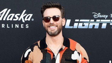 img-title Chris Evans Pilih Perankan Human Torch Lagi daripada Captain America