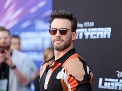 Chris Evans Geram Lightyear Dilarang Tayang karena Adegan LGBT
