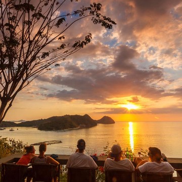 img-title Ide Quality Time Bareng Bestie: Paket Tur ke Labuan Bajo 3D2N, Harga Mulai dari Rp3 Jutaan Aja! Cek Diskonnya Dulu di Sini