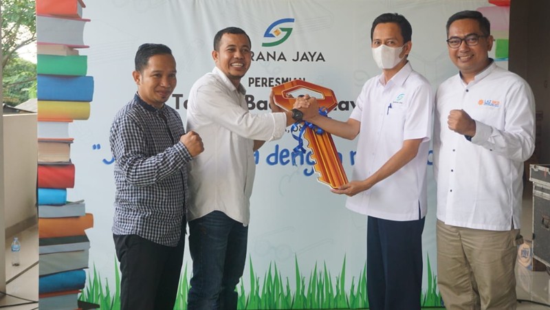 Perumda Pembangunan Sarana Jaya meresmikan perpustakaan pertamanya, Taman Baca Samawa di Menara Samawa, Nuansa Pondok Kelapa, pada Rabu (8/6/2022).