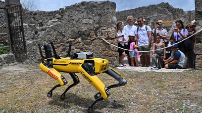 FOTO: Canggihnya Anjing Robot Penjaga Situs Sejarah Pompeii