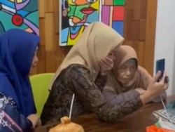Momen Atalia-Ridwan Kamil Video Call Usai Jenazah Eril Dimandikan