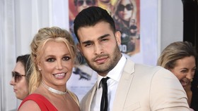 Gaun Pengantin Britney Spears Dibuat Selama 700 Jam
