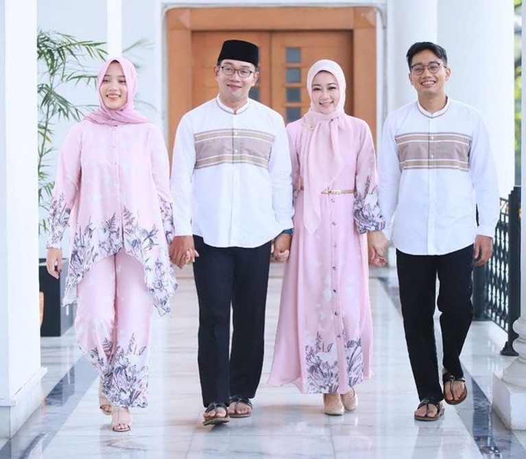 Kenangan Keluarga Ridwan Kamil dan Mendiang Eril Kenangan Keluarga Ridwan Kamil dan Mendiang Eril